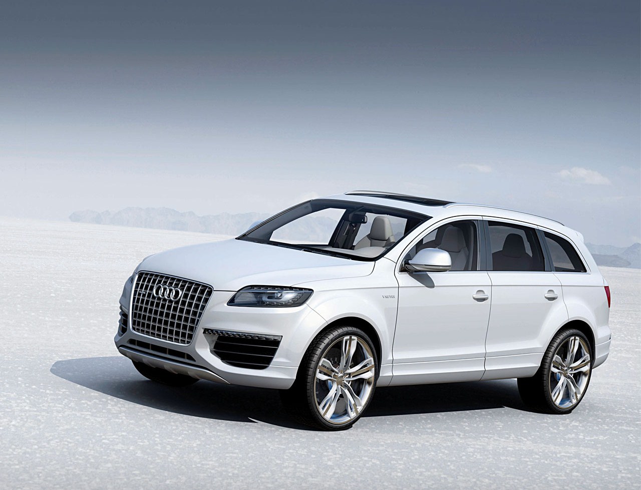 Red Wallpaper: Audi Q7 Wallpapers