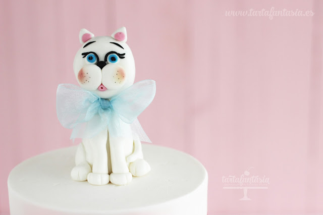 paso a paso gato de fondant