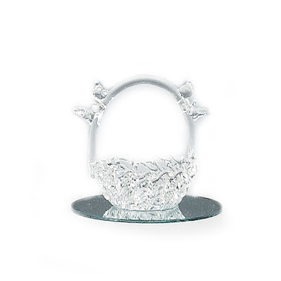 https://leaspartybazaar.com/product/crystal-glass-mini-basket-doves-mirrored-base-2/