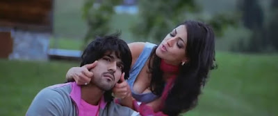 Kajal Agarwal Hot Cleavage Show From Magadheera Movie