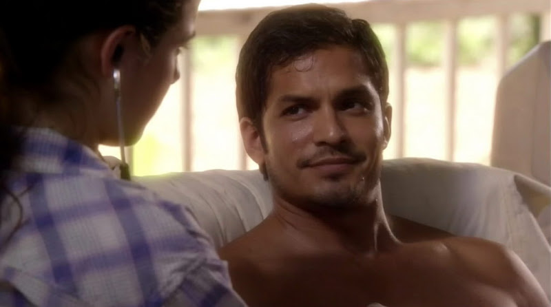 Nicholas Gonzalez Shirtless on Off The Map s1e06