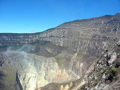 Gunung Gede Pangarango Yang Sangat Mempesona & Eksotis