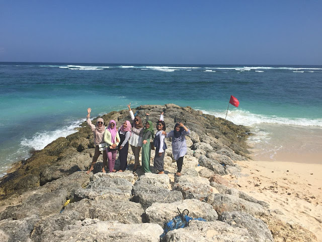 Tips Mengunjungi Tempat Wisata di Bali Bersama Teman-teman, Pantai Pandawa Bali