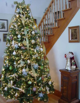 Christmas Tree Decorating With Vintage Ornaments