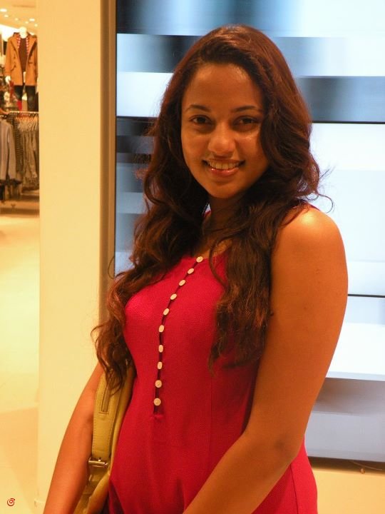 Udari WarnakulasooriyaSexy Girls Pictures