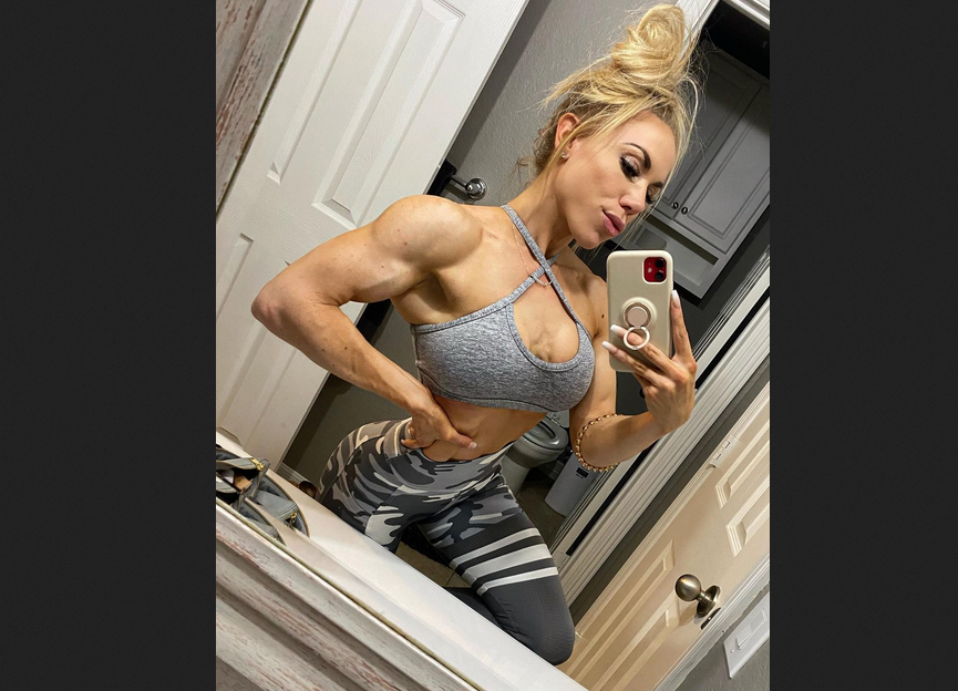 Female Bodybuilding : Weights Should Not Be Too Light