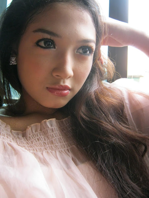 Myanmar Celebrity Hot Model San Yati Moe Myint -02