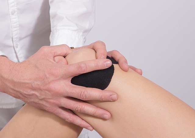 Get relief from knee pain with physiotherapy