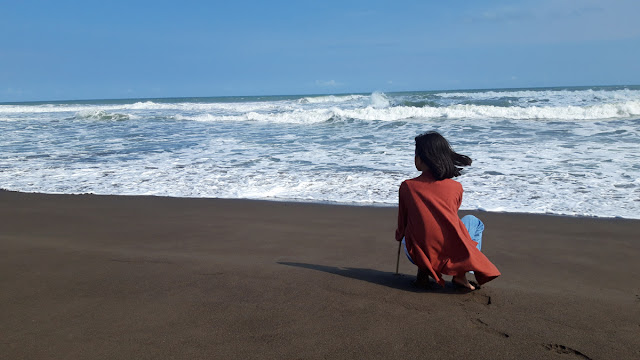 Foto: Seorang Anak di Pantai