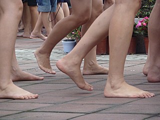 Barefoot Walking: My Feet Agree with the Changes