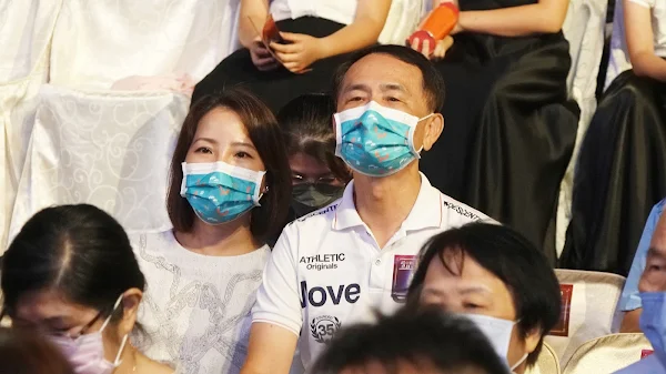 ▲台北愛樂管弦樂團演出氣勢磅礡，中華民國體育總會國家教練方一成攜伴到場聆聽。（記者林明佑攝）