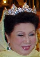diamond tiara queen tengku anis kelantan raja perempuan malaysia