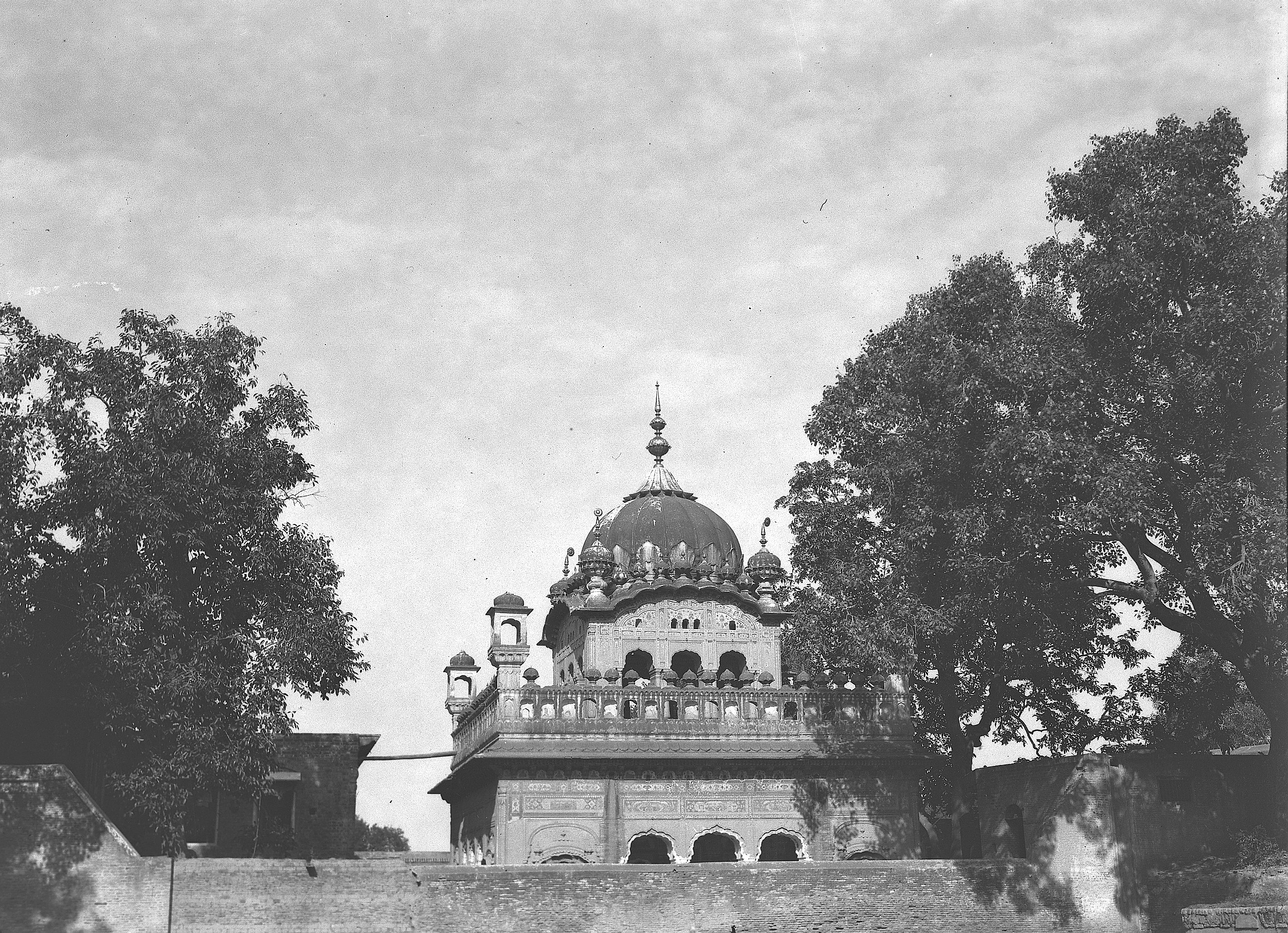 Gurdwara Dera Sahib, Gurudwara (Sikhism), Lahore, Pakistan (India) | Rare & Old Vintage Photos (1909)
