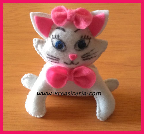 Membuat Boneka  Kucing  Cantik Angela dari Kain  Flanel 