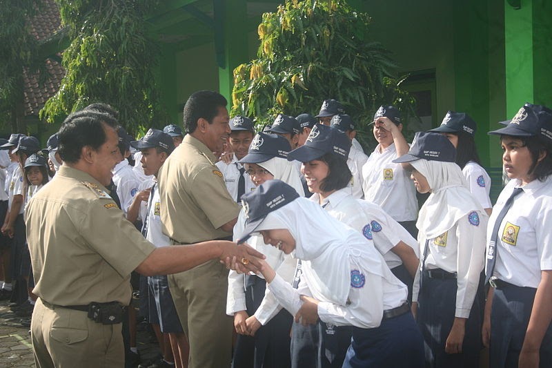  SEKOLAH MENENGAH PERTAMA  SMP NEGERI 2 KADEMANGAN