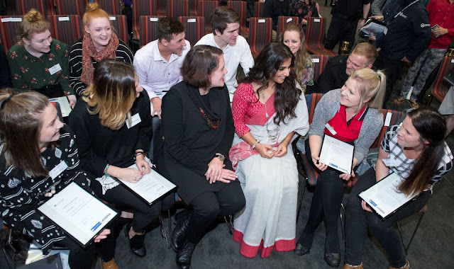 Vidya Balan meeting with Australian Scholarship Recipients at LaTrobe University Autralia