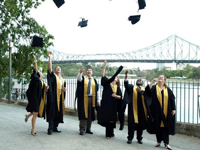 Gradshop-Graduation Cap and Gown Attire