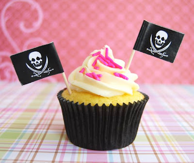 pirate cupcakes for kids. Pirate flagsfor cupcakes