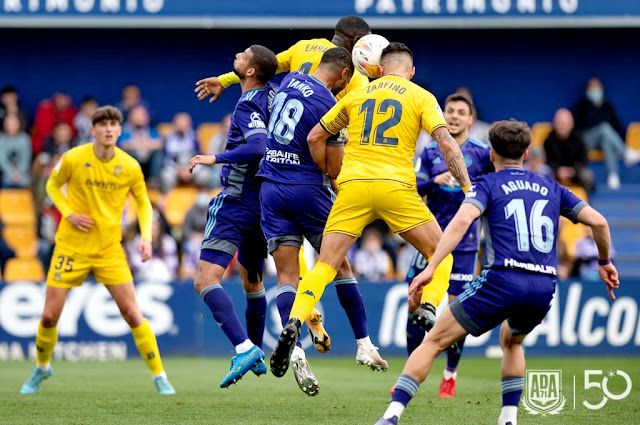 Zarfino les gana la acción a Joaquín, Janko y Emmanuel, y remata al larguero en la jugada que propiaciaría el gol del Alcorcón. A. D. ALCORCÓN 1 REAL VALLADOLID C. F. 2 Domingo 27/03/2022, 18:15 horas. Campeonato de Liga de 2ª División, jornada 33. Alcorcón, Madrid, estadio Santo Domingo: 2.497 espectadores.