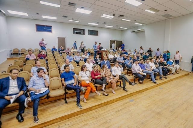 Cícero Lucena reúne secretariado e lança cartilha que orienta sobre condutas vedadas no período eleitoral