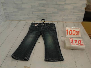 中古品　子供服　１００ｃｍ　デニムパンツ　１１０円