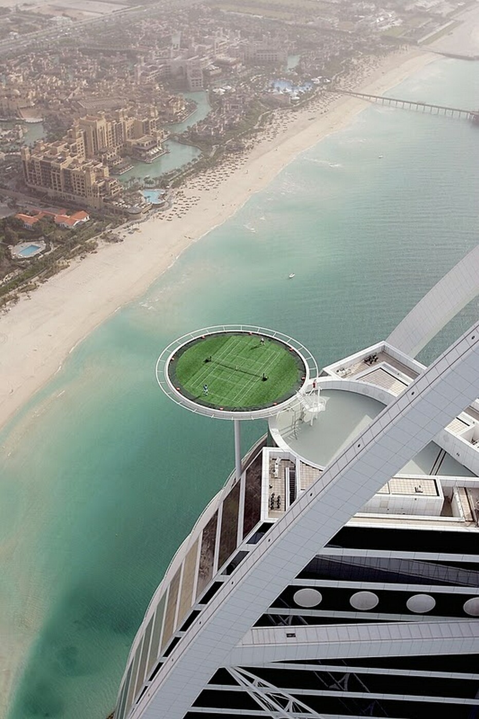 World’s Highest Tennis Court at Burj Al Arab - Bonjourlife