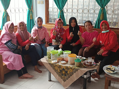 Ada Warna Merah Untuk Setiap Wanita