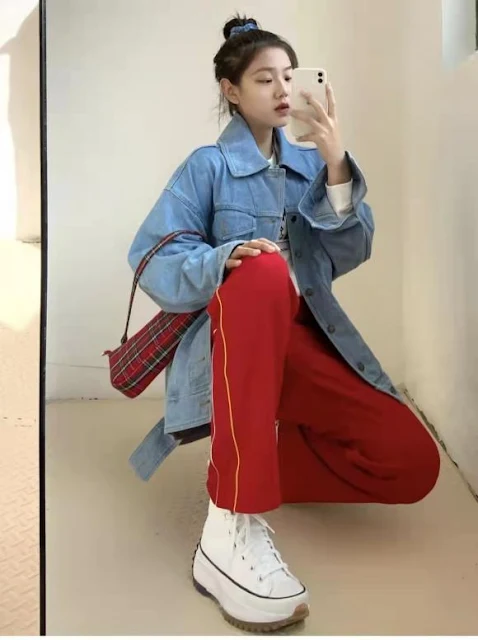 Quần màu đỏ kết hợp với áo màu gì? Mách bạn mẹo mix đồ với quần đỏ siêu chất và sành điệu