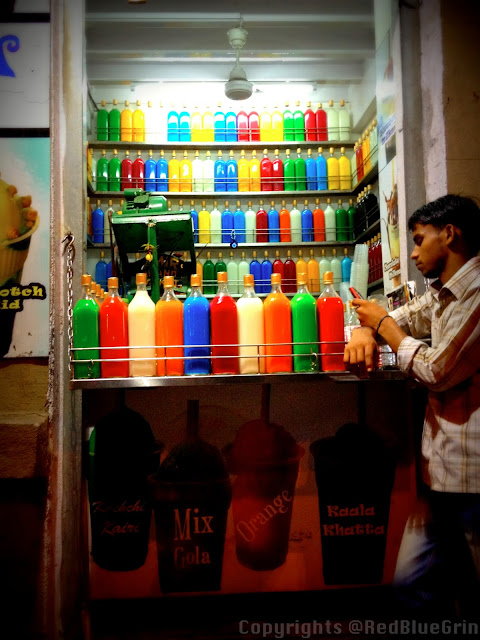 Shop of ice-gola maker near marine drive, Mumbai