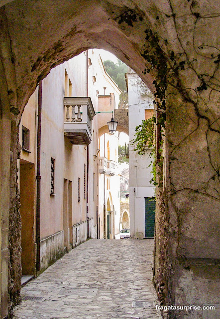 Ruas medievais de Ravello na Costa Amalfitana