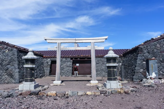 富士山頂・富士山本宮浅間大社奥宮