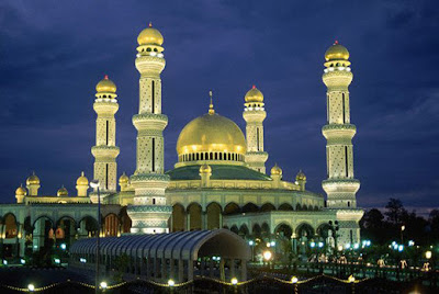 Most beautiful and tall Masjids and Islamic places from all around the world