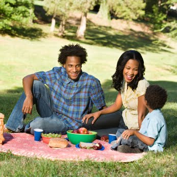 NAMC summer vacation ideas for Montessori families having a picnic