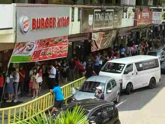 Warga KK Serang Promosi Burger King 3 Burger RM10 di Damai Luyang Sabah