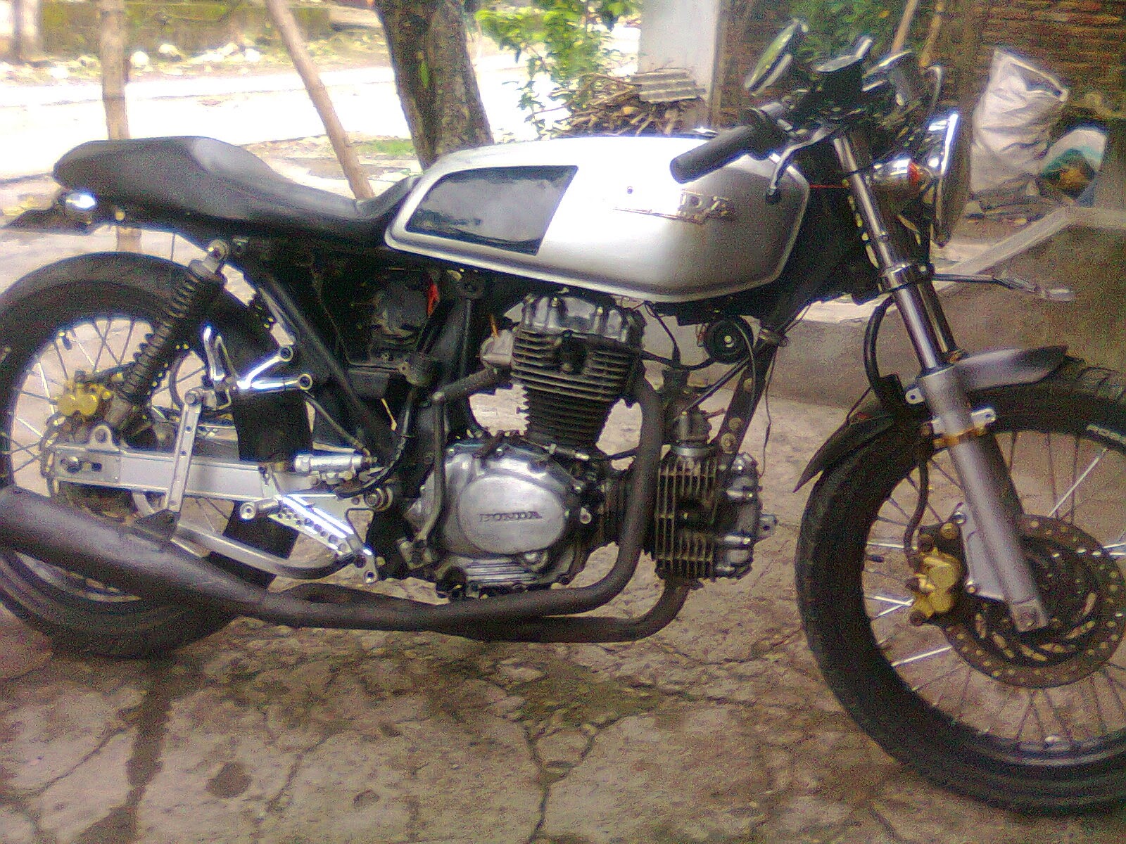 CeMeT Garage Modif Honda GL100 Dua Silinder Ltwin 320cc