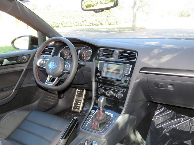 VW Golf GTI 2017 - interior