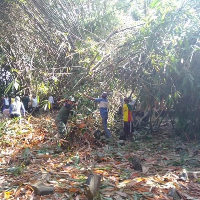 Babinsa Koramil 12/Manisrenggo Bersama Warga Gotong Royong Antisipasi Bencana