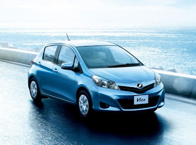 2011 Toyota Vitz pics