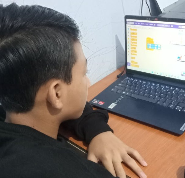 Belajar Interaktif Berbasis Internet dengan e-Learning