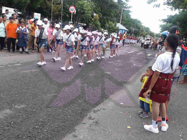 Lomba Baris Kreasi Hardiknas Kepulauan Tanimbar Berjalan Meriah