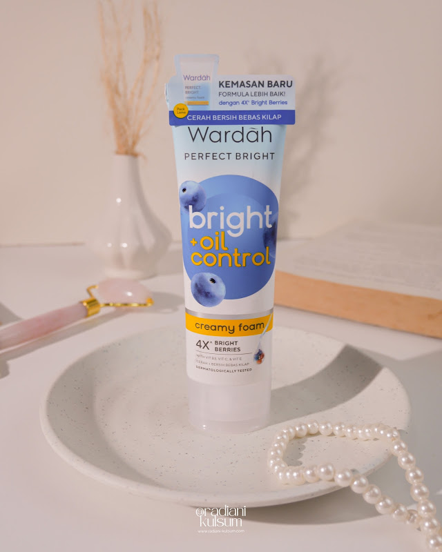 Wardah Perfect Bright Creamy Foam Bright + Oil Control