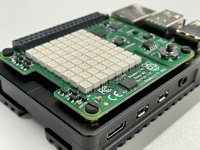 RaspberrypiにSenseHATを取り付けたイメージ