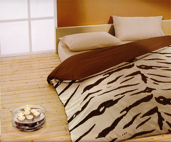 DORMITORIOS CEBRAS DORMITORIO ZEBRA Dormitorio con fundas de zebra via www.dormitorios.blogspot.com