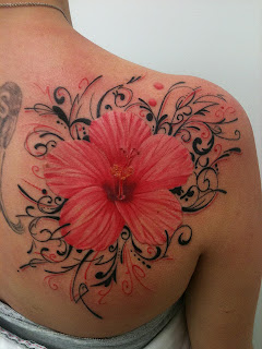 Shoulder Tattoo Designs on Tattoo Pictures Are Popular Among Those Who Love Flower Tattoos