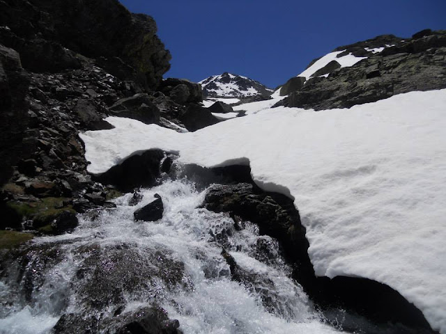 Lavaderos de la Reina, Covatillas, Sierra Nevada, Cascadas, Cuevas en el Deshielo