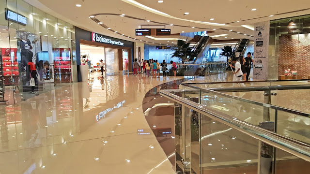 view of the wide interiors and stores inside the Robinsons Galleria in Cebu