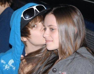 justin bieber and his girlfriend making out. ieber,justin bieber born