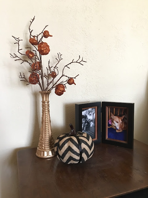 http://www.clunkycrafts.com/2016/10/fall-and-halloween-decor.html