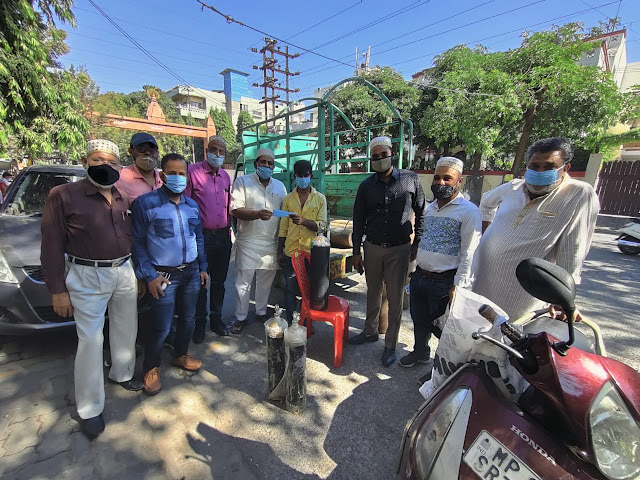 Bohra Samaj distributed masks to needy on occaition of His Holiness birthday