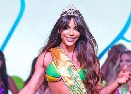 Brasileira Suzy Cortez vence o a primeira edição do Miss Bumbum World